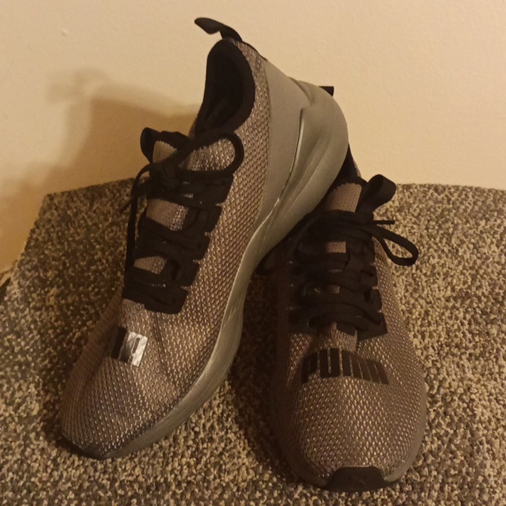 Puma gray and black fitness men's athletic sneakers size 10
